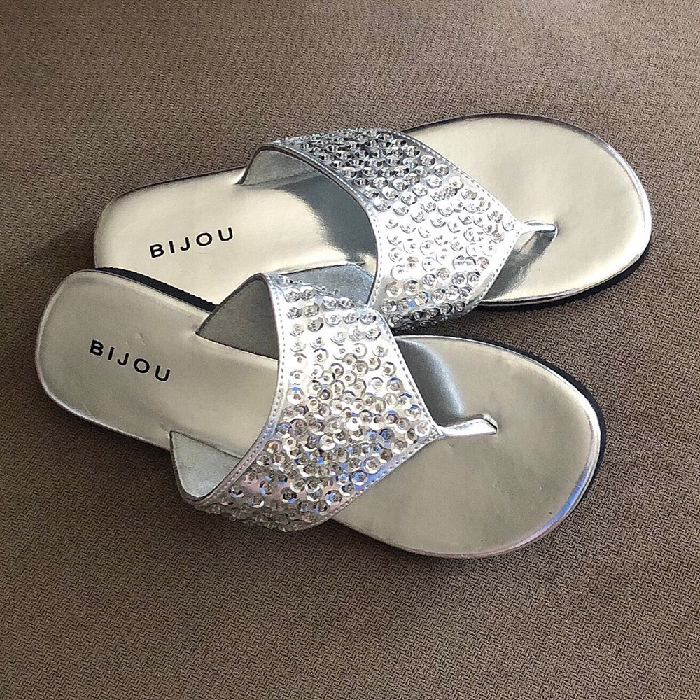 Bijou ✨ Thong Sandals